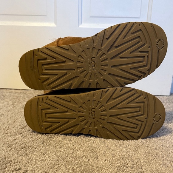UGG Tall Suede Shearling Boots  Women’s Sz 9 - Picture 6 of 7